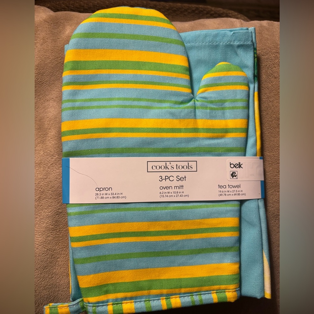 NWT 3 Piece Cook’s Tool’s Apron, Oven Mit, and Tea Towel Set from Belk
